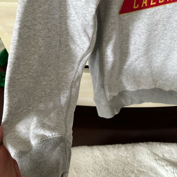 Vintage Inspired Calgary Fame’s Crewneck - Picture 2 of 5